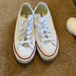 White barely worn converse. I don’t have the box for the shoes.